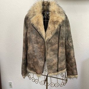 NEWPORT NEWS Genuine leather winter jacket with fur collar, woman’s Size 8